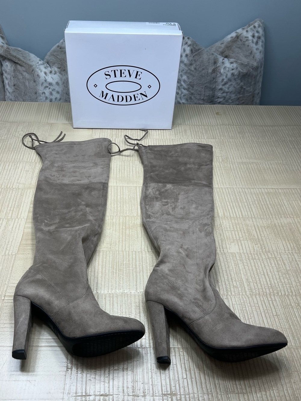 Steve Madden  Faux-Suede Over The Knee Heeled
Gemmmaa Boots